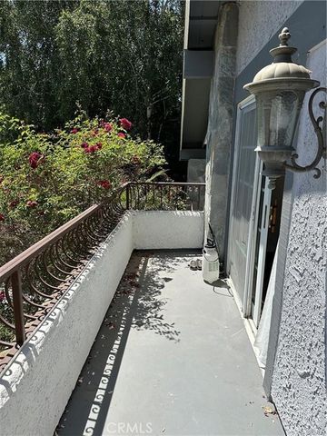 20308 Chapter, Woodland Hills, CA 91364