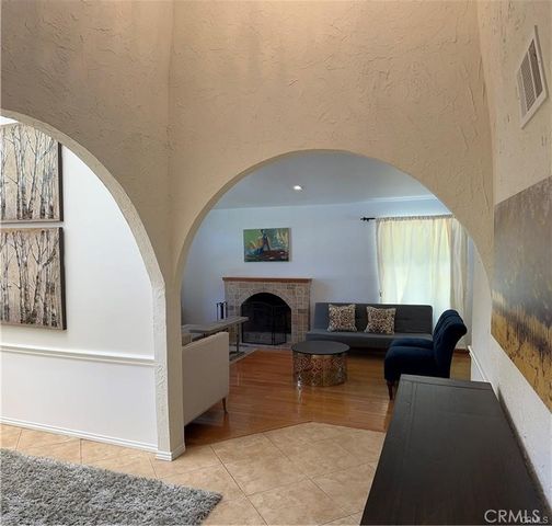 20308 Chapter, Woodland Hills, CA 91364