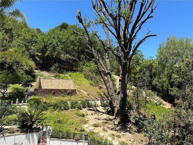 20308 Chapter, Woodland Hills, CA 91364