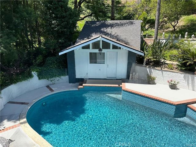 20308 Chapter, Woodland Hills, CA 91364