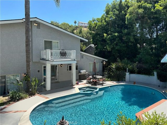20308 Chapter, Woodland Hills, CA 91364