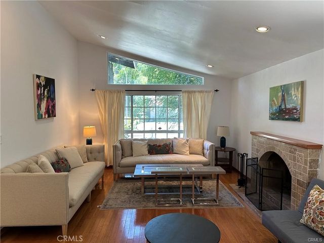 20308 Chapter, Woodland Hills, CA 91364