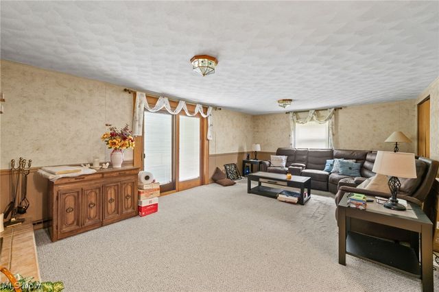 1590 Newcastle Circle, Akron, OH 44313