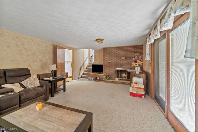 1590 Newcastle Circle, Akron, OH 44313