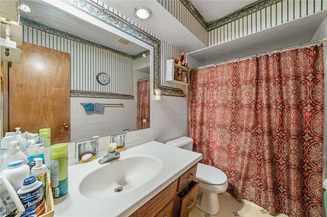 1590 Newcastle Circle, Akron, OH 44313