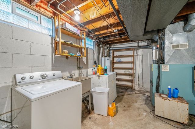 1590 Newcastle Circle, Akron, OH 44313