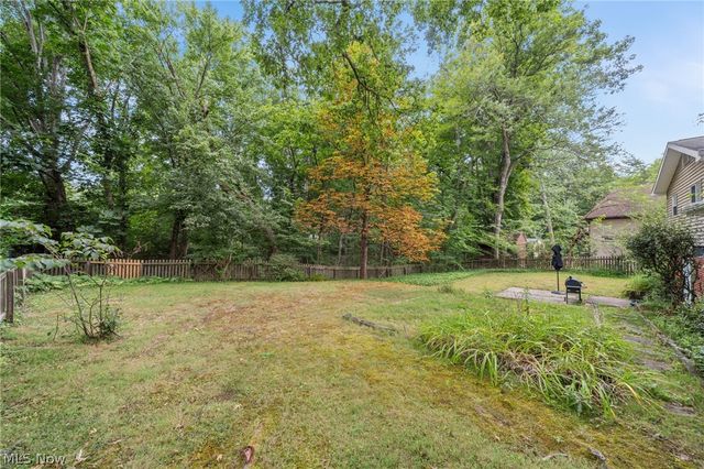 1590 Newcastle Circle, Akron, OH 44313
