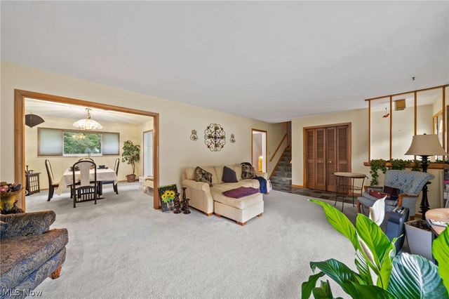 1590 Newcastle Circle, Akron, OH 44313