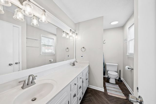 710 Donna Ct, Clarksville, TN 37042