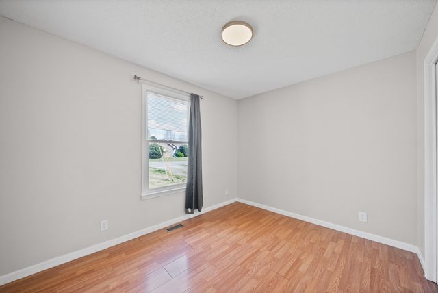 710 Donna Ct, Clarksville, TN 37042