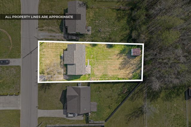 710 Donna Ct, Clarksville, TN 37042