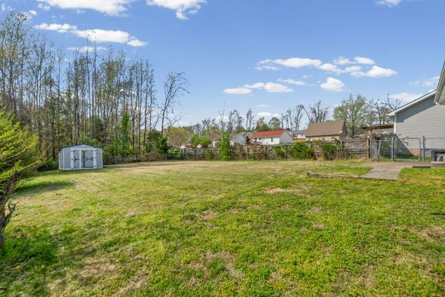 710 Donna Ct, Clarksville, TN 37042