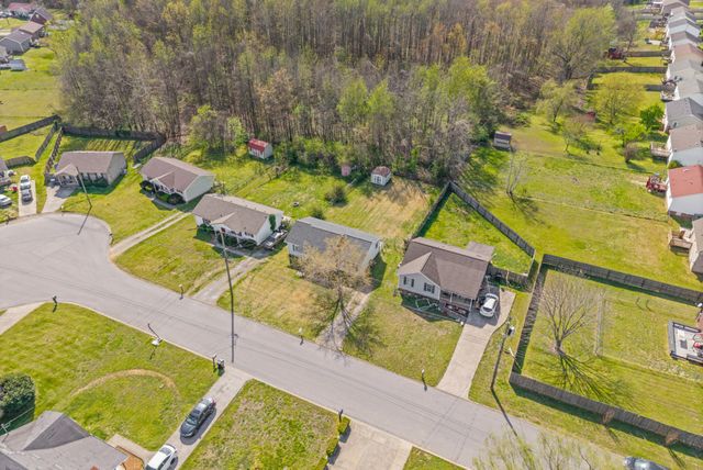 710 Donna Ct, Clarksville, TN 37042