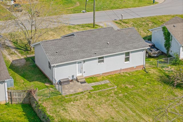 710 Donna Ct, Clarksville, TN 37042