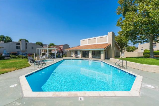 5694 E Los Angeles, Simi Valley, CA 93063