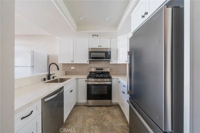5694 E Los Angeles, Simi Valley, CA 93063