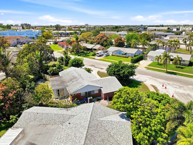 1509 W Road, West Palm Beach, FL 33403