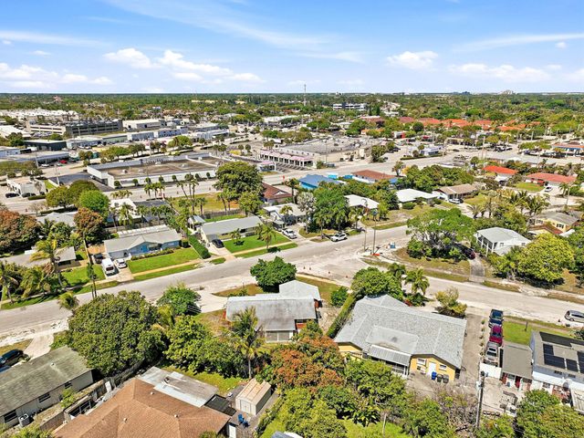 1509 W Road, West Palm Beach, FL 33403