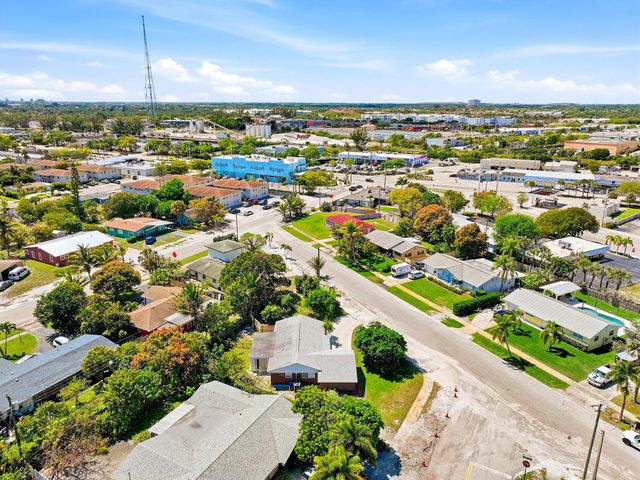 1509 W Road, West Palm Beach, FL 33403