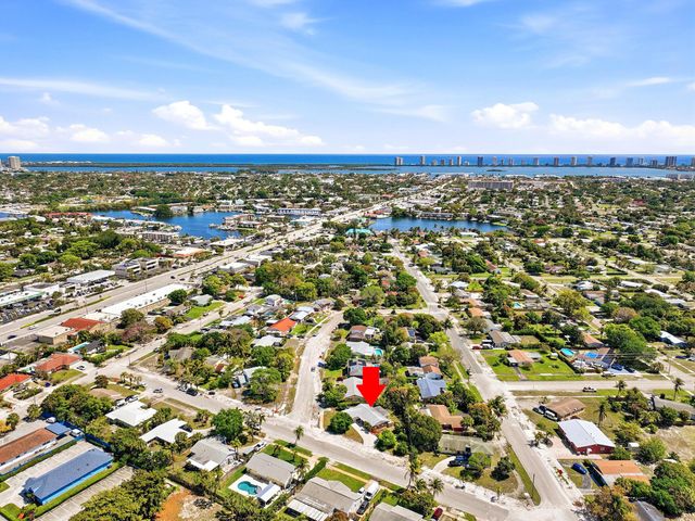 1509 W Road, West Palm Beach, FL 33403