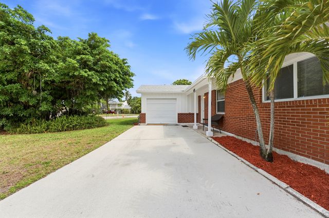 1509 W Road, West Palm Beach, FL 33403