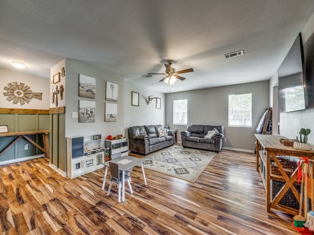 411 W Houston Street, Leonard, TX 75452