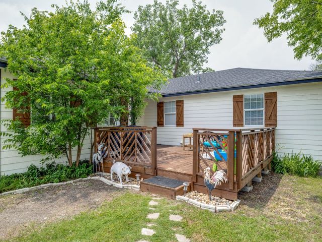 411 W Houston Street, Leonard, TX 75452