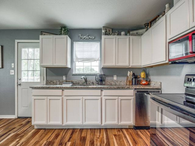 411 W Houston Street, Leonard, TX 75452
