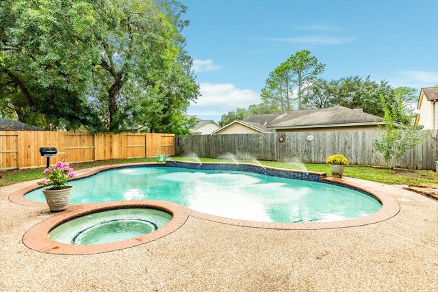 15006 Seahorse Drive, Houston, TX 77062