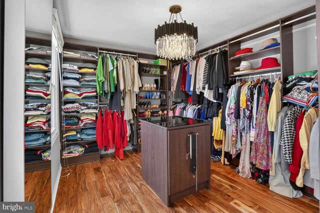2208 HALTER LN, Reston, VA 20191