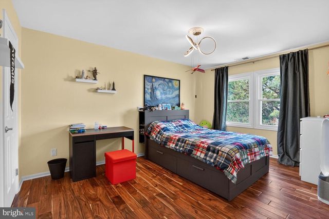 2208 HALTER LN, Reston, VA 20191