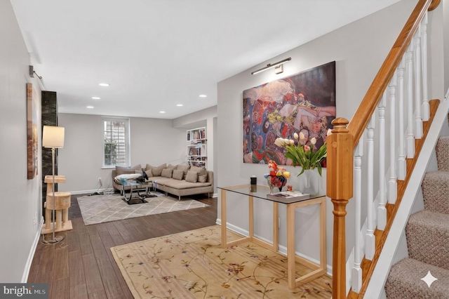 2208 HALTER LN, Reston, VA 20191