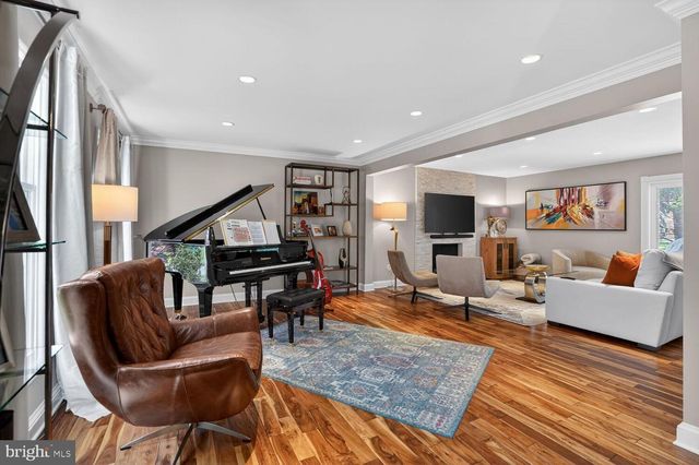 2208 HALTER LN, Reston, VA 20191