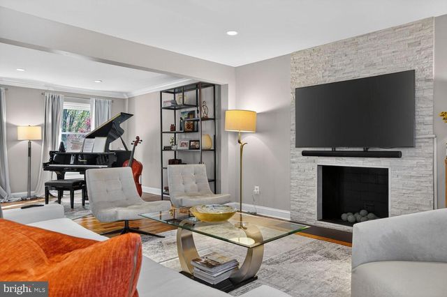2208 HALTER LN, Reston, VA 20191