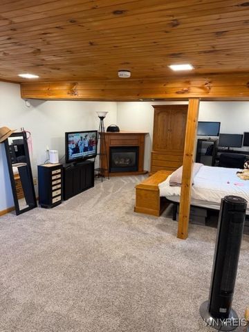 92 Chapel Glen Drive, Hamburg, NY 14075