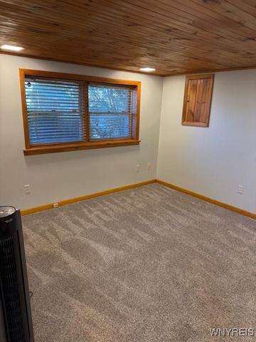 92 Chapel Glen Drive, Hamburg, NY 14075