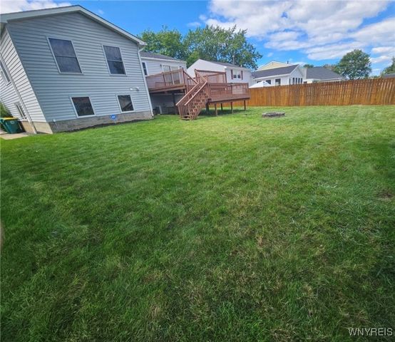 92 Chapel Glen Drive, Hamburg, NY 14075