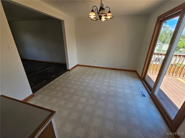 92 Chapel Glen Drive, Hamburg, NY 14075