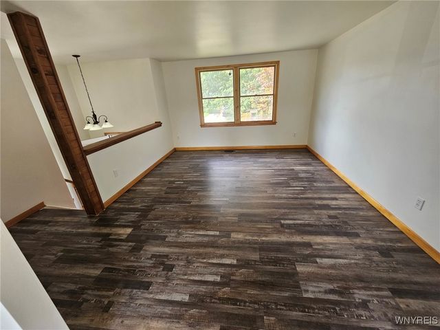 92 Chapel Glen Drive, Hamburg, NY 14075