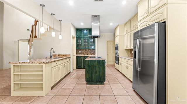 5015 Mile 8 Road, Edinburg, TX 78541