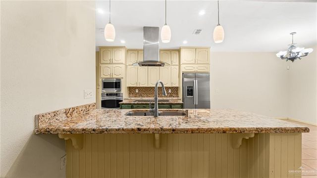 5015 Mile 8 Road, Edinburg, TX 78541