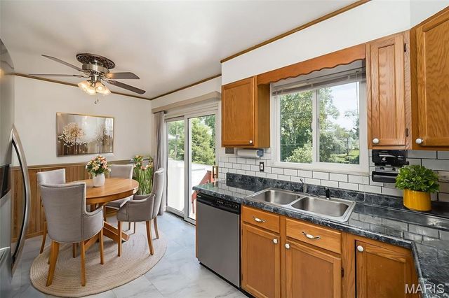 11932 Ameling Road, Maryland Heights, MO 63043
