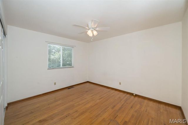 11932 Ameling Road, Maryland Heights, MO 63043