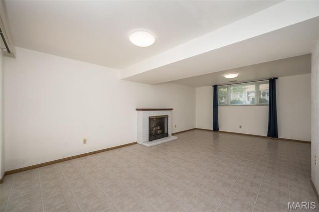 11932 Ameling Road, Maryland Heights, MO 63043