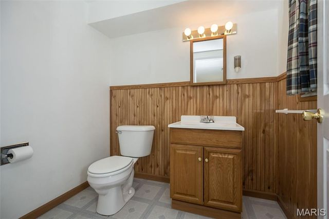 11932 Ameling Road, Maryland Heights, MO 63043
