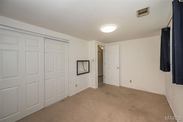 11932 Ameling Road, Maryland Heights, MO 63043