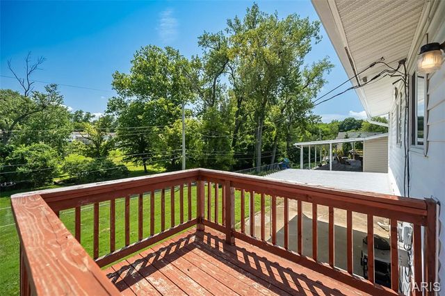 11932 Ameling Road, Maryland Heights, MO 63043