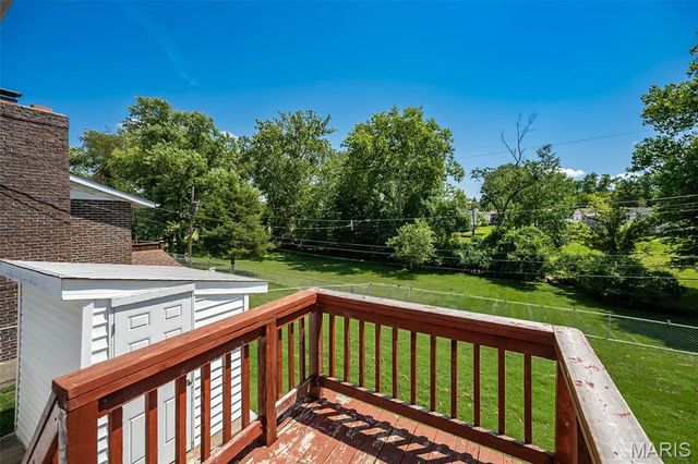 11932 Ameling Road, Maryland Heights, MO 63043