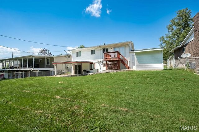 11932 Ameling Road, Maryland Heights, MO 63043