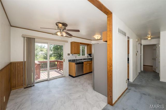 11932 Ameling Road, Maryland Heights, MO 63043